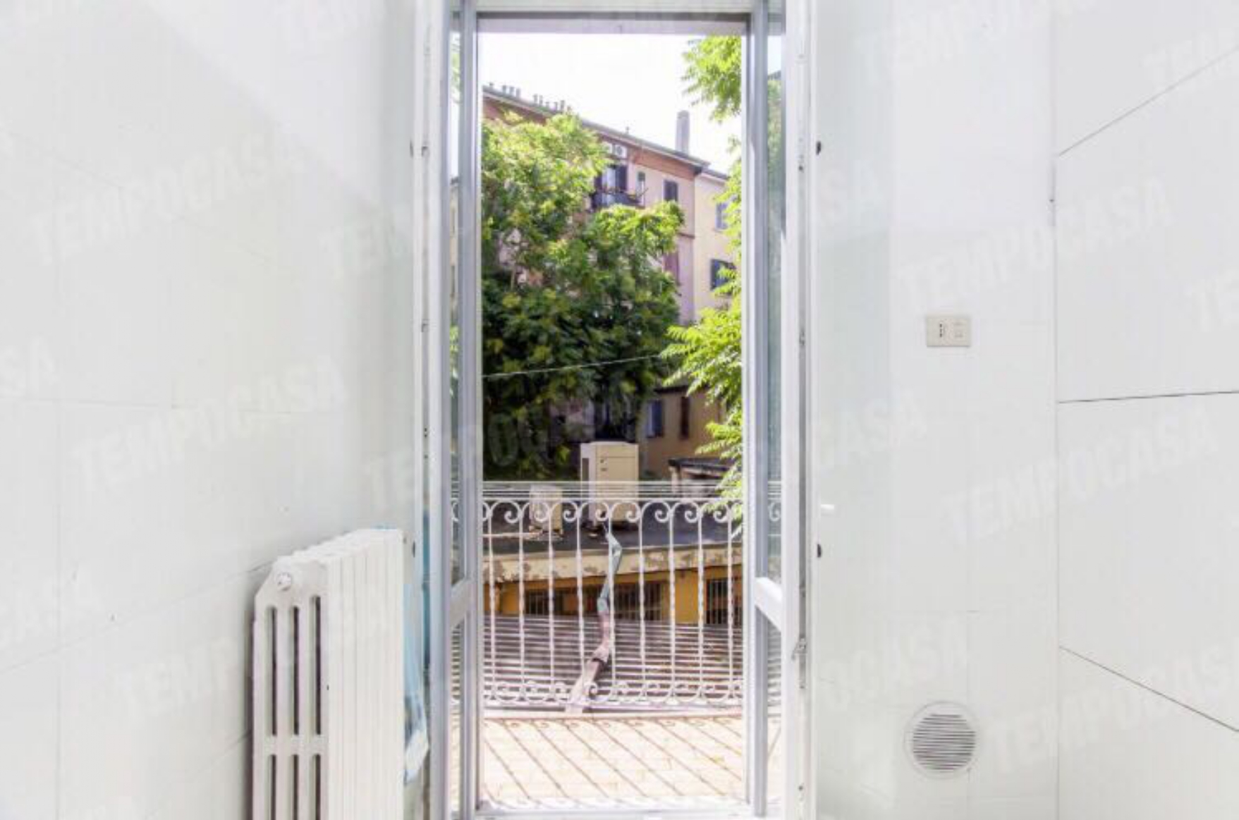 Via Farini 31, 68mq+balcone, arredo completo+condizionatore+finestra triplo vetro ,due stanze,cucina ,bagno 1200€+100€ spese condominiali (1)_page-0006