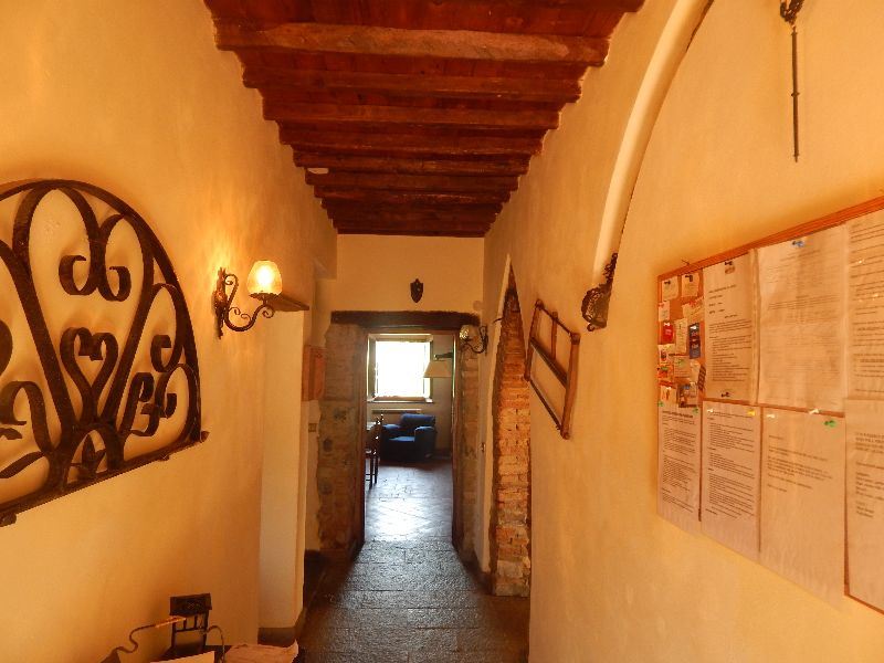 main-entrance-of-farmhouse-for-sale-tuscany-pisa-santaluce